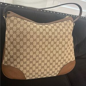 Brand new Gucci
GG Canvas Large Bree Hobo shoulder bag with dustbag